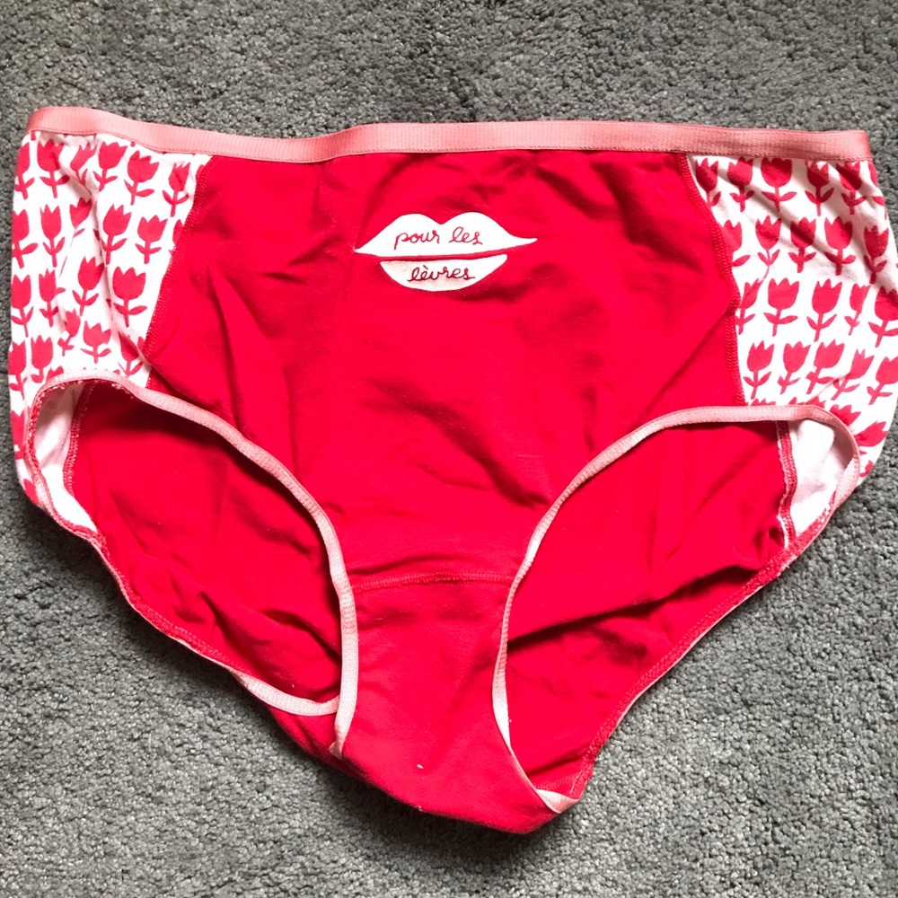 Bundle of three Tuesday Bassen size L underwear